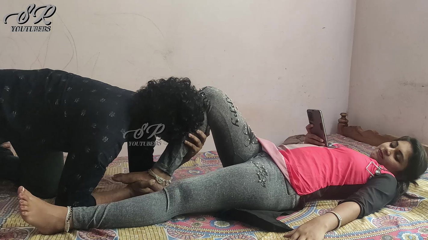 Vaishnavi – Romance Together With Feet