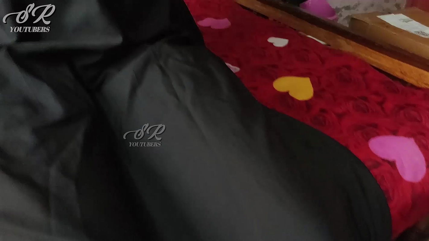 Vaishnavi – Modern Girl Romance With Feet