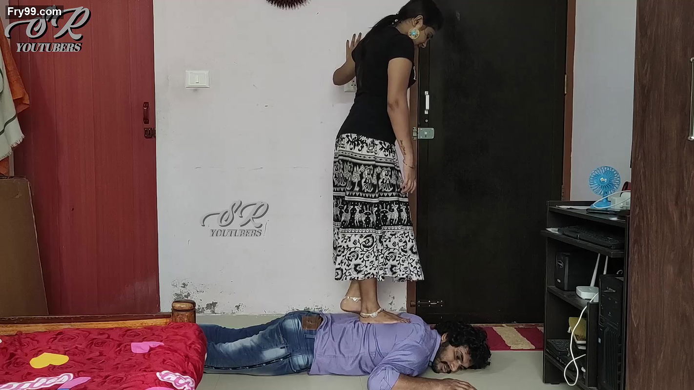Vaishnavi – Ass Grab Romance With Feet