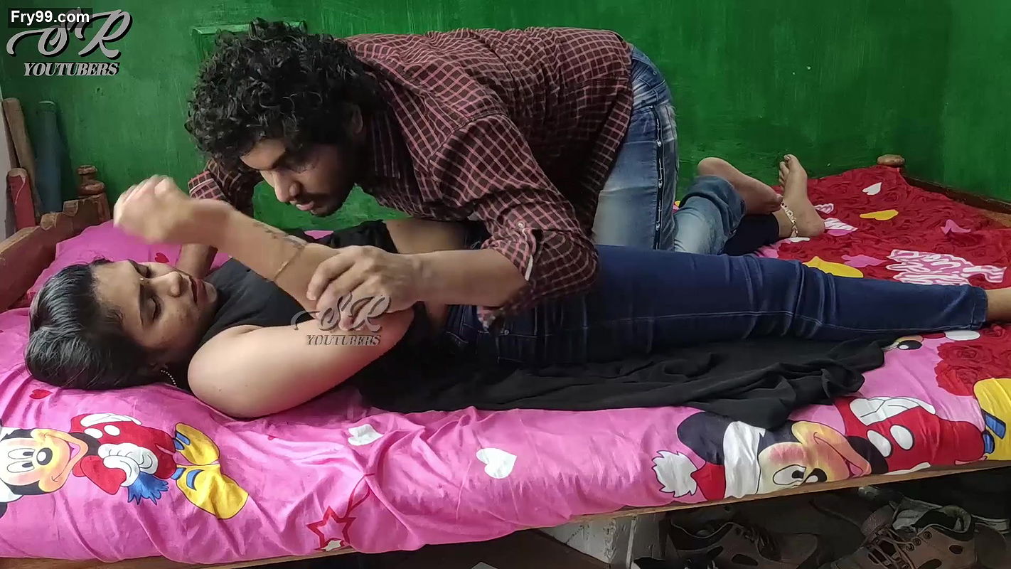 Vaishnavi – Armpit Romance With Feet