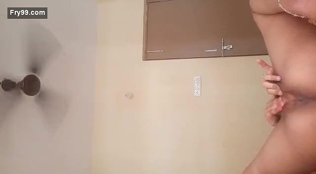 Cute Desi Girl Showing her Boobs and Pussy