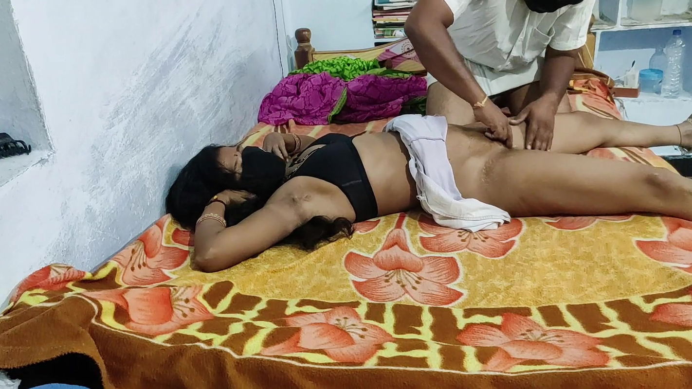 Indian Wife Homemade Body Massage Vegetable Putting in Pussy
