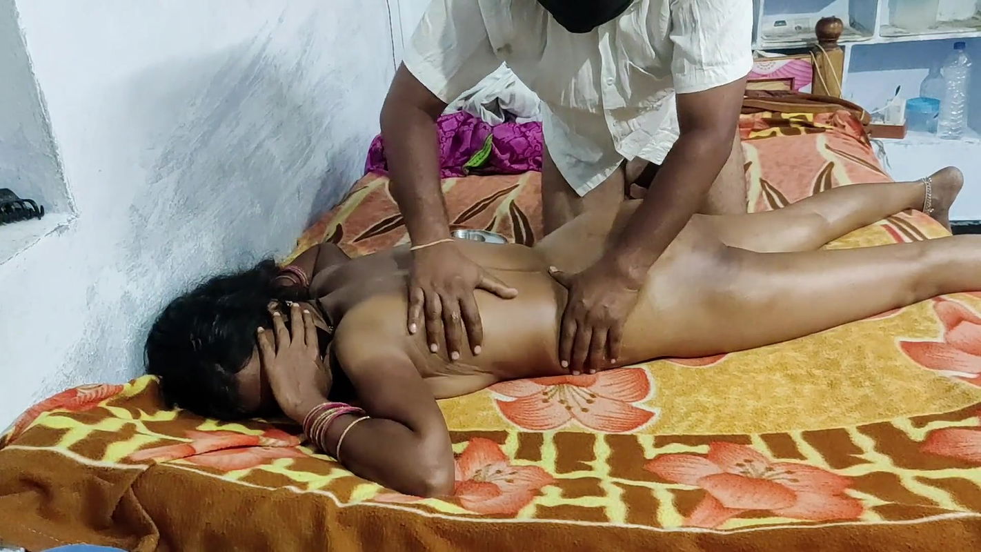 Indian Wife Homemade Body Massage Vegetable Putting in Pussy