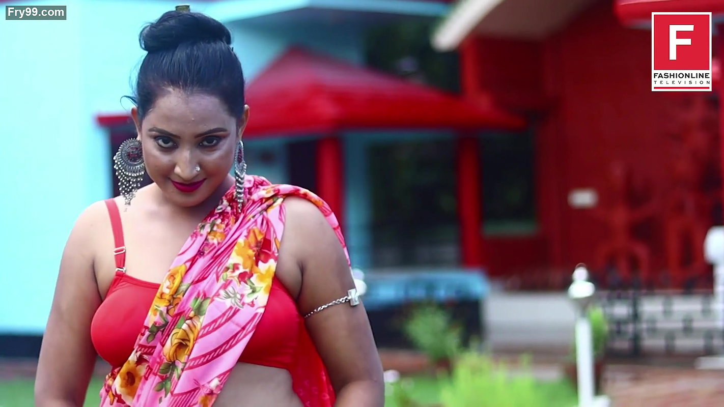 Desi sexy bhabi really hot photoshot