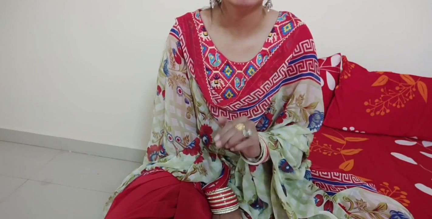 New Pussy Fucked in the House When There Was No One in the Room at Night Saarabhabhi6