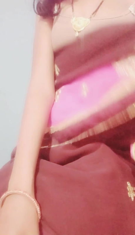 Petit Indian Teen Showing Her Boobs and Pussy