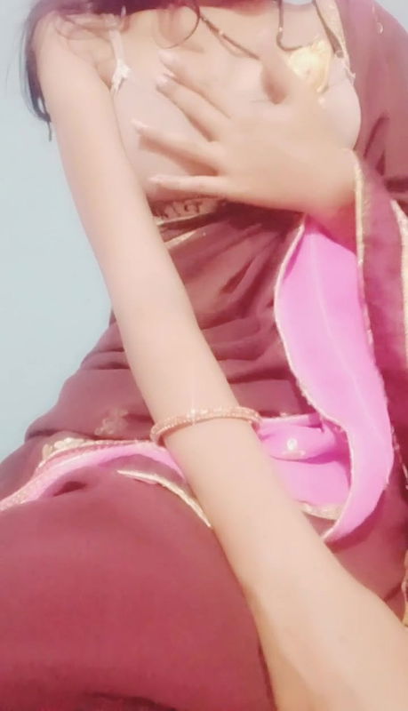 Petit Indian Teen Showing Her Boobs and Pussy