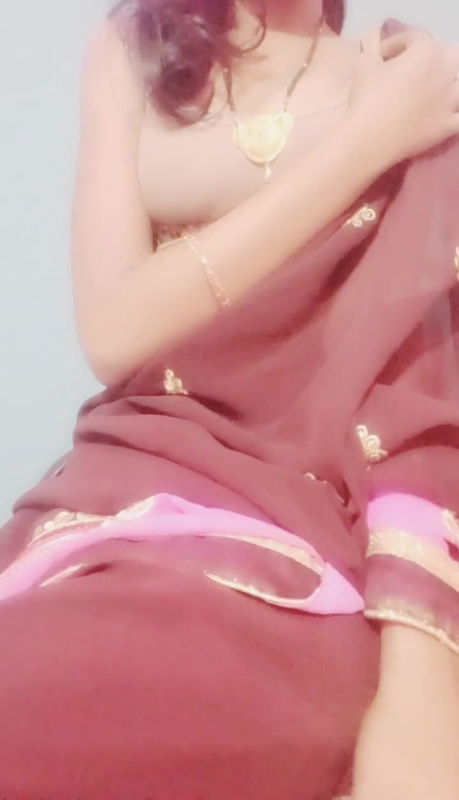 Petit Indian Teen Showing Her Boobs and Pussy