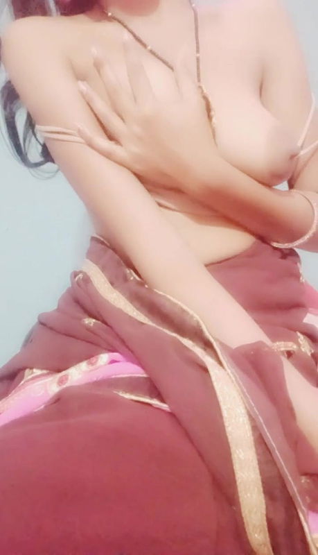 Petit Indian Teen Showing Her Boobs and Pussy