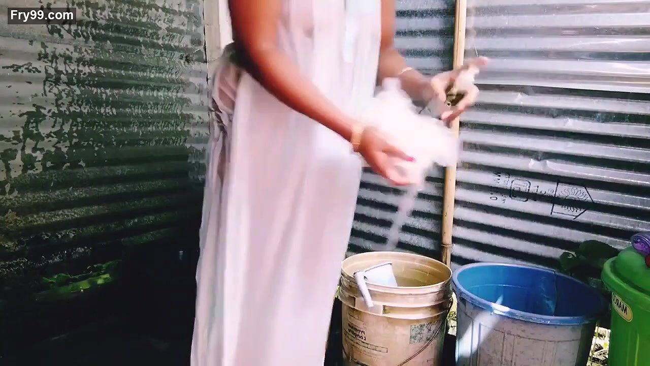 Priya bhabhi shower big mangoes