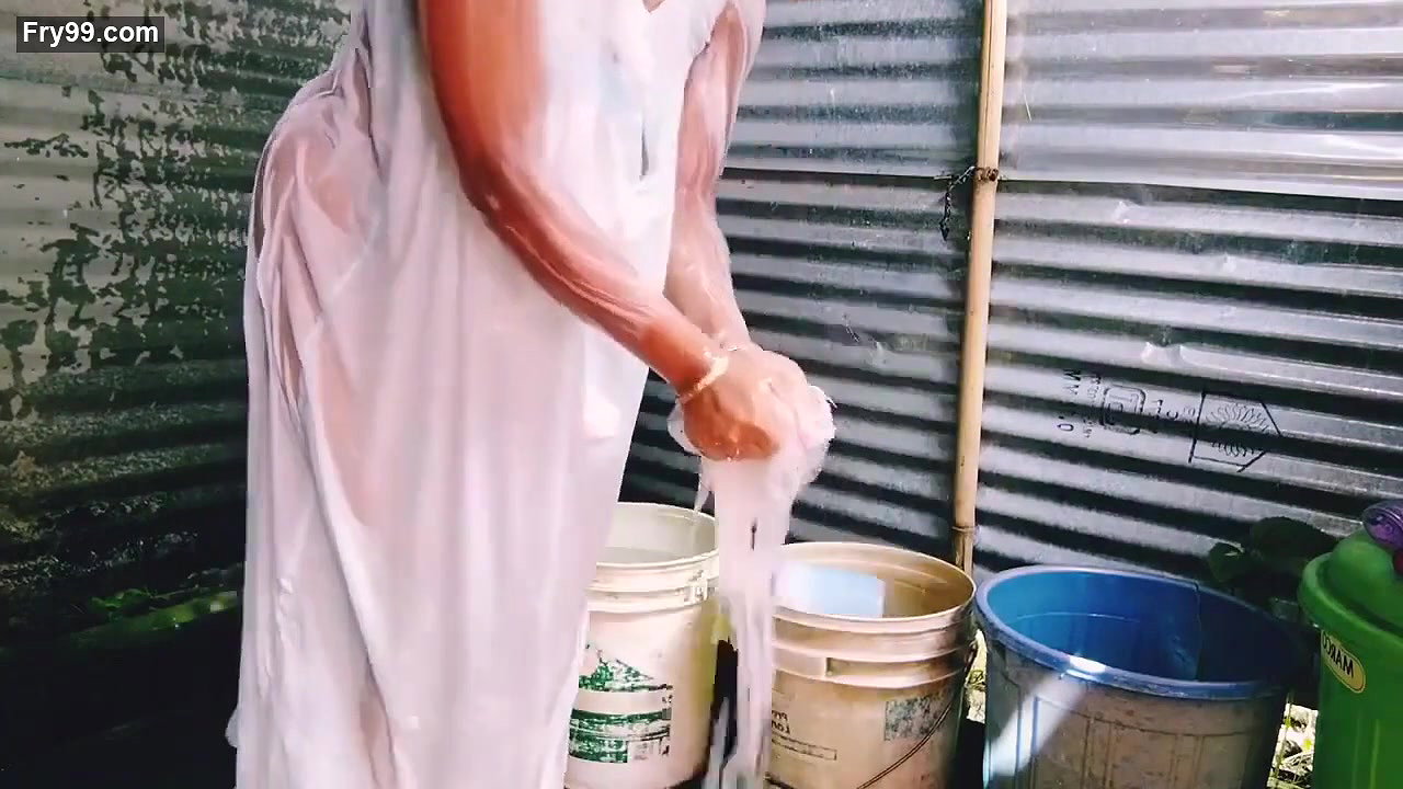 Priya bhabhi shower big mangoes