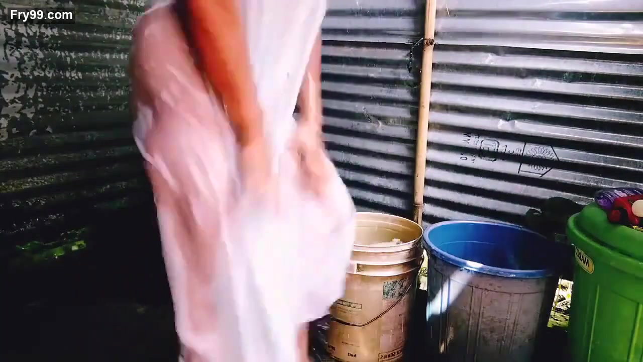 Priya bhabhi shower big mangoes