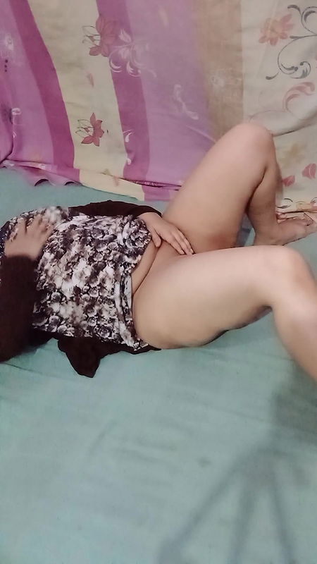 Indian Stepaunty Rubbing Her Pussy