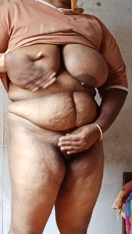 Lady with big ass and big nipples massaging performance