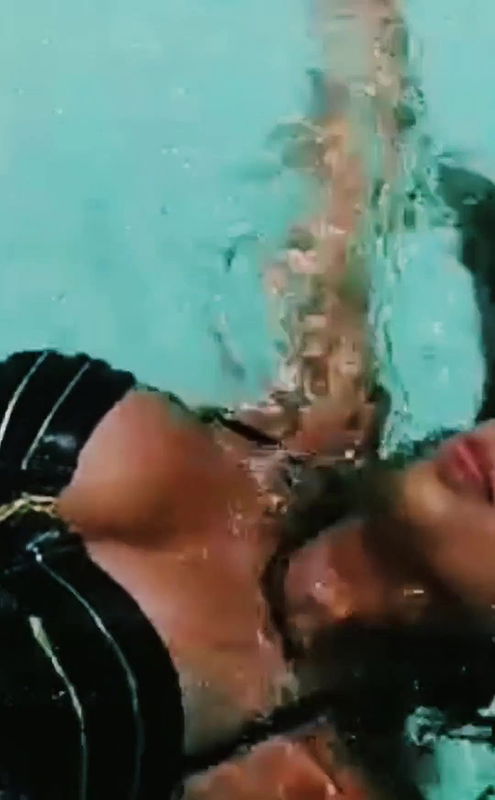 Erotic Fitness in the Pool