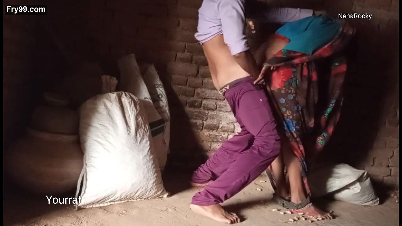 Village ki bhabhi ko din me pel diya