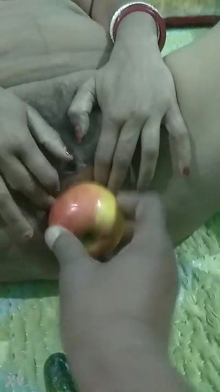 Big apple under pussy