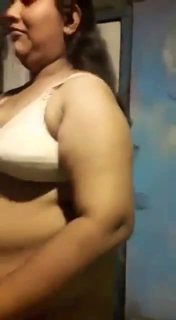 Chubby getting nude for fucking