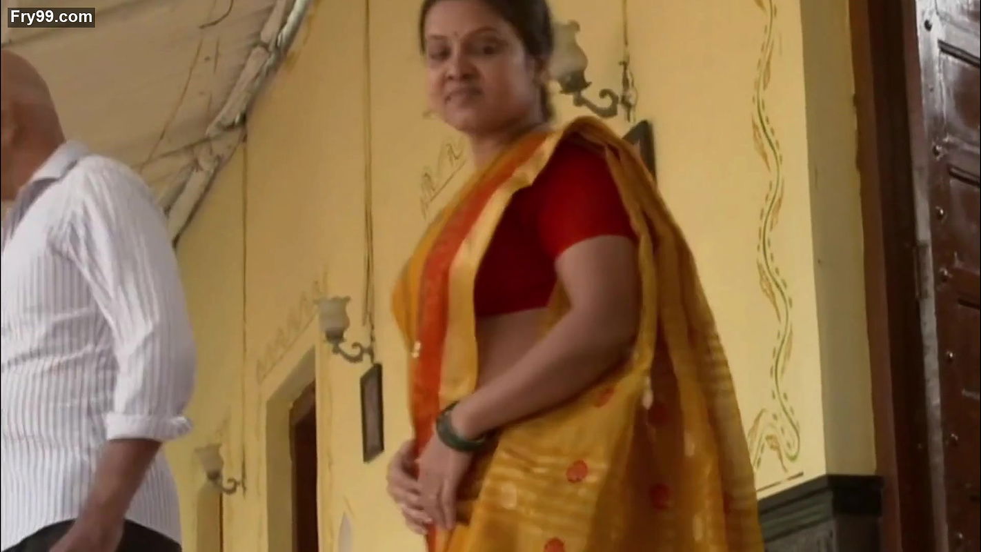 Aunty huge boobs from crime patrol
