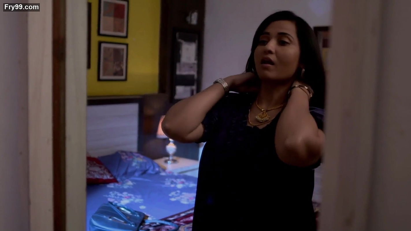 busty lady from crime patrol