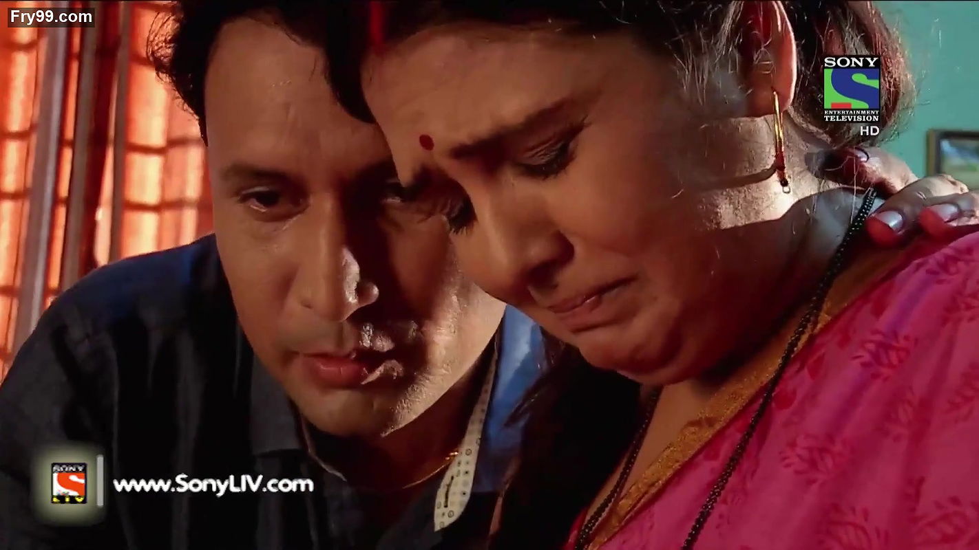 Chubby Aunty boob touch crime patrol