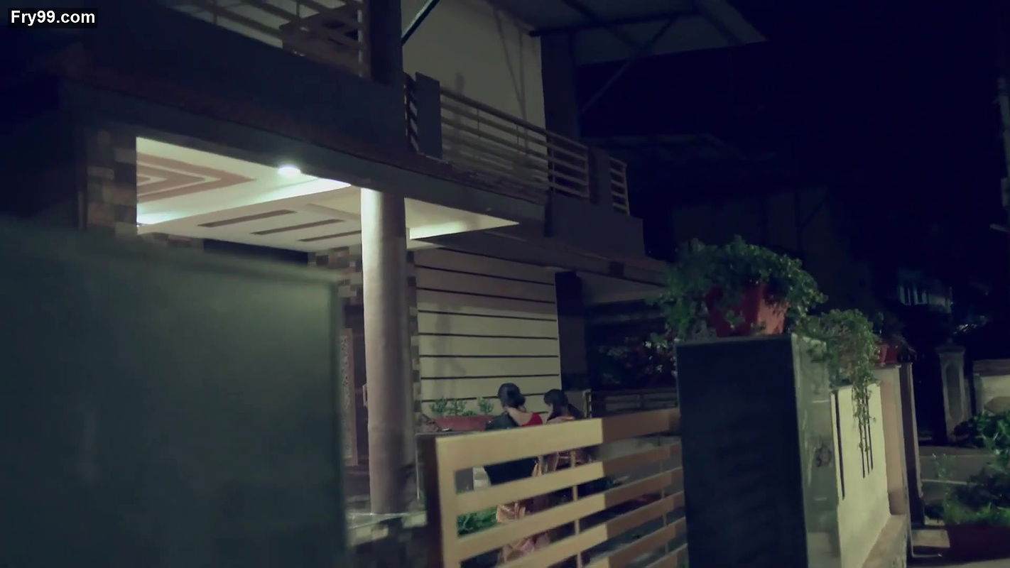 Desi lady sexy open big navel in saree from crime patrol