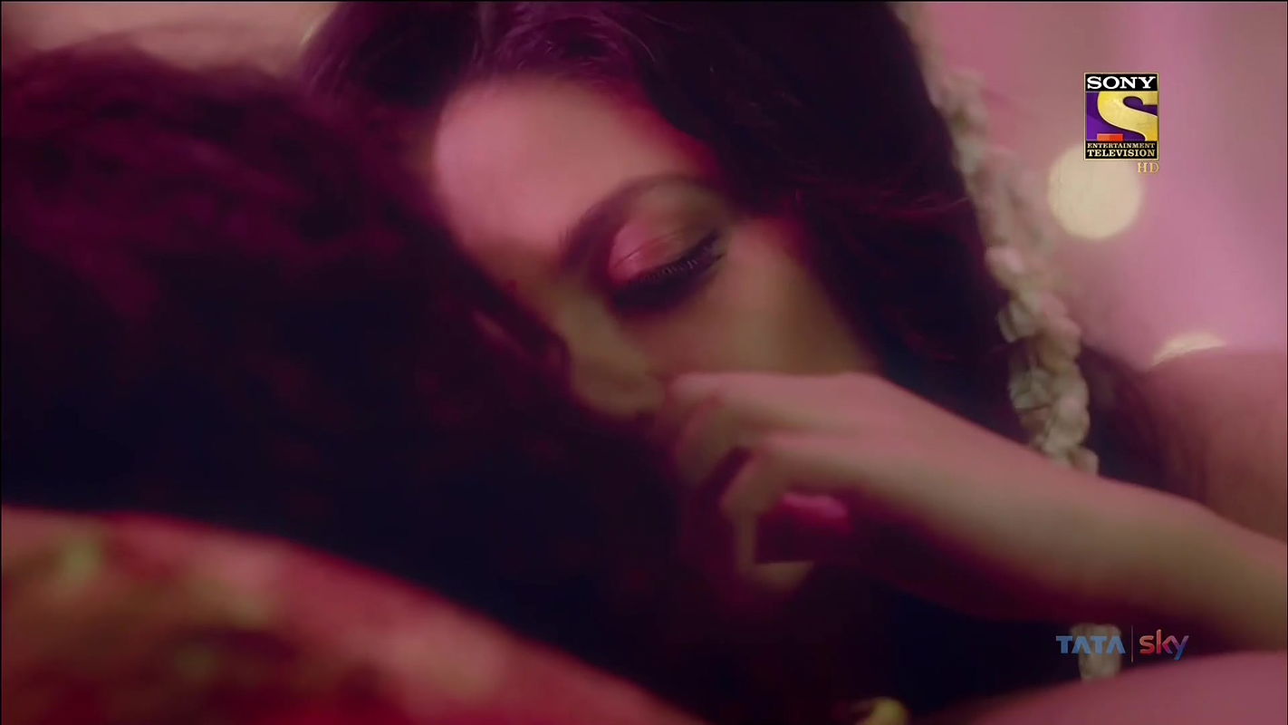 Divyangana Jain Hot Navel and Curves