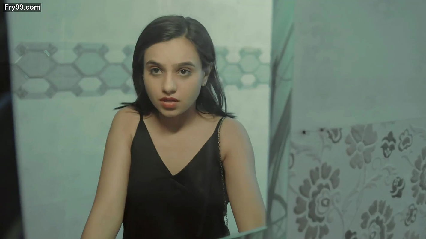 Hot cute girl molesting scenes from crime patrol