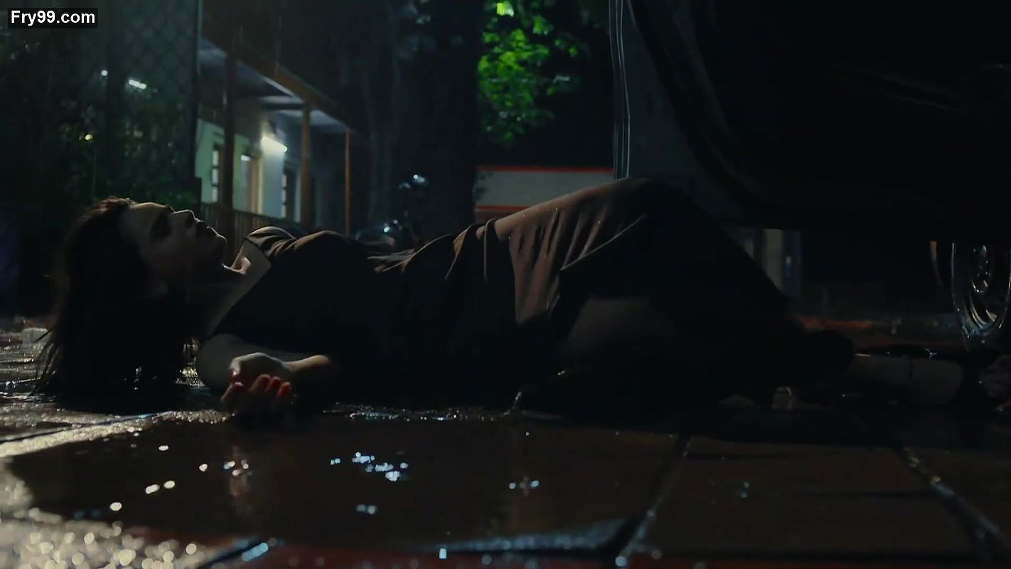 Hot cute girl molesting scenes from crime patrol