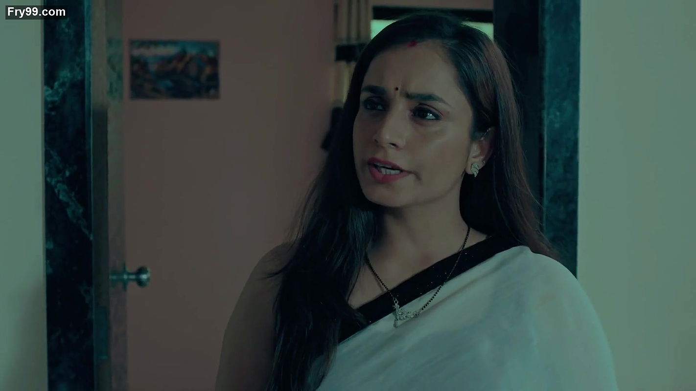 Hot girl and lady sexy scene from crime patrol