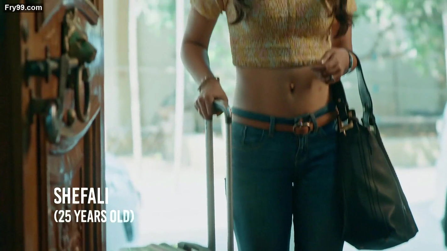 Hot girl pierced navel in crime patrol