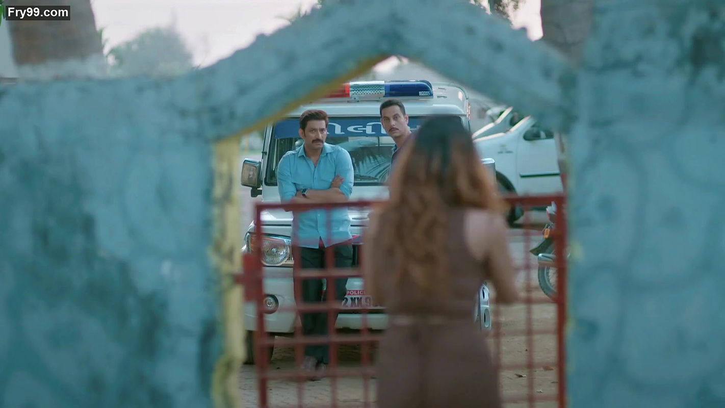 Hot Girl sexy in saree from crime patrol