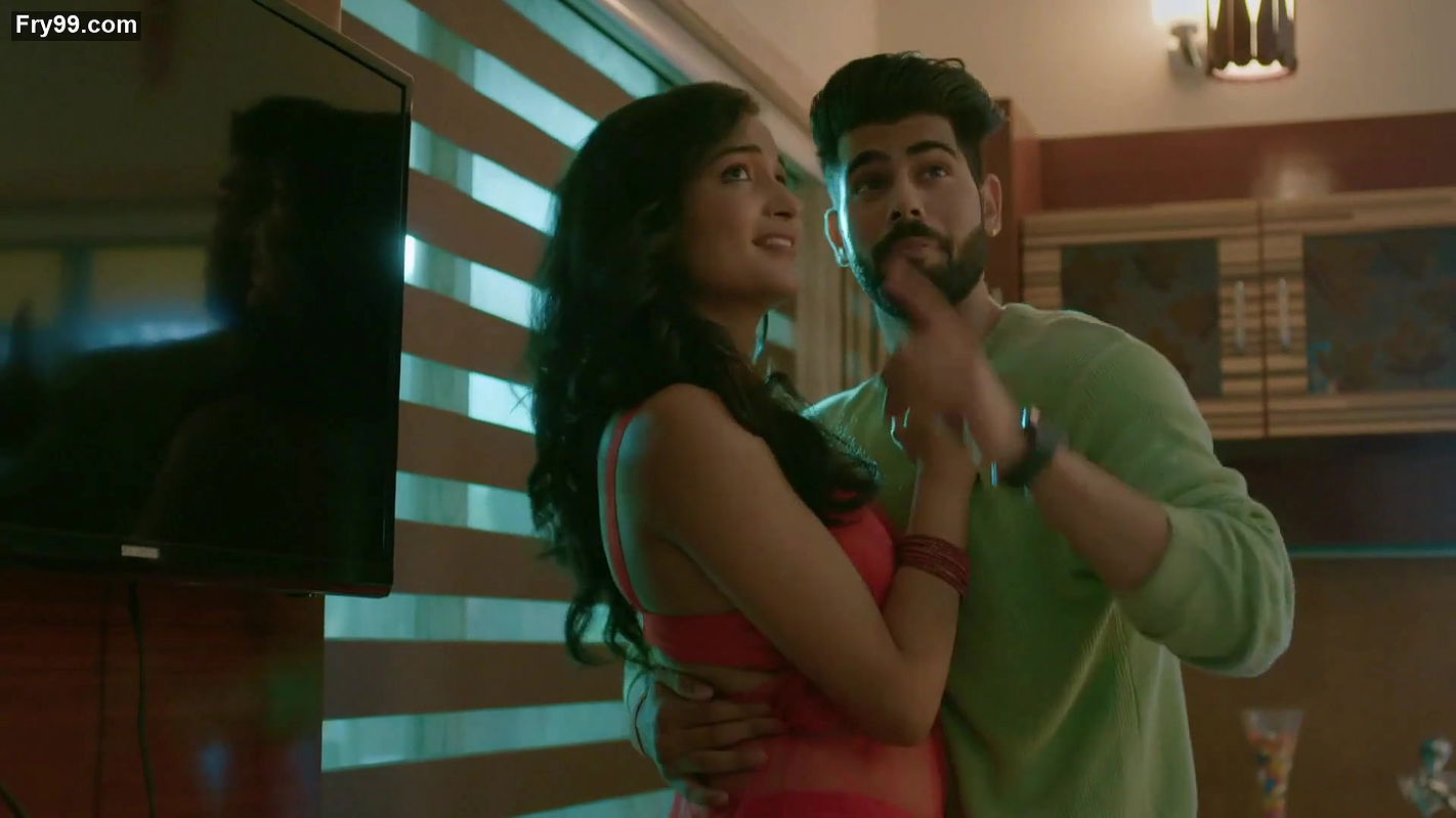 Hot Girl sexy in saree from crime patrol