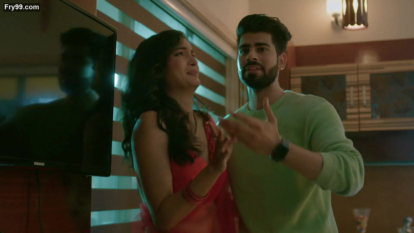 Hot Girl sexy in saree from crime patrol