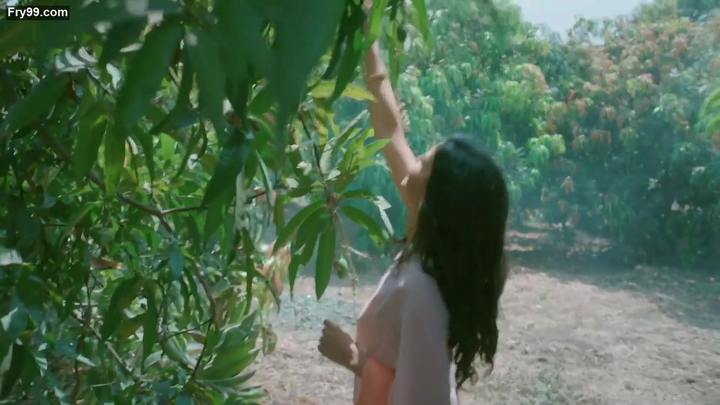 Hot Girl sexy in saree from crime patrol