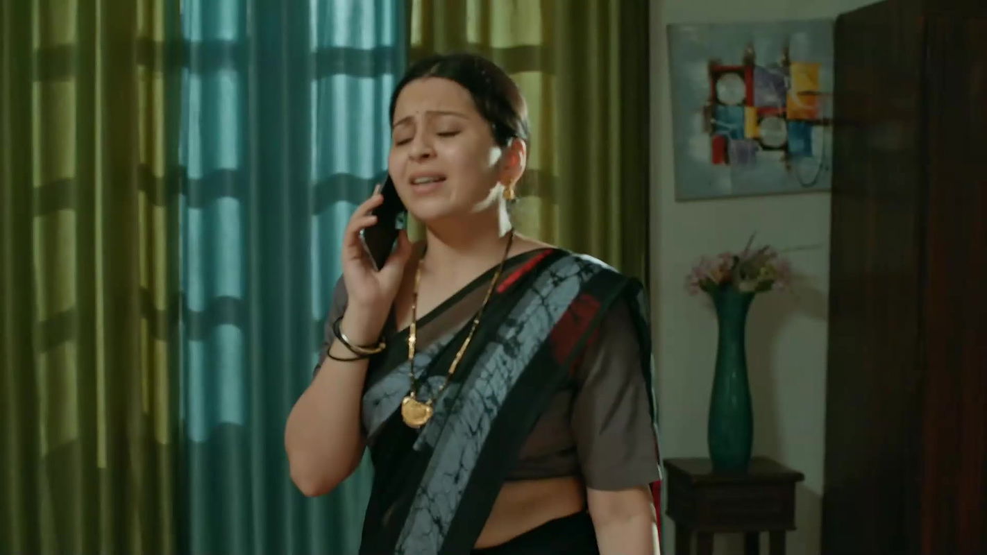 Hot sexy actress sexy scenes from crime patrol