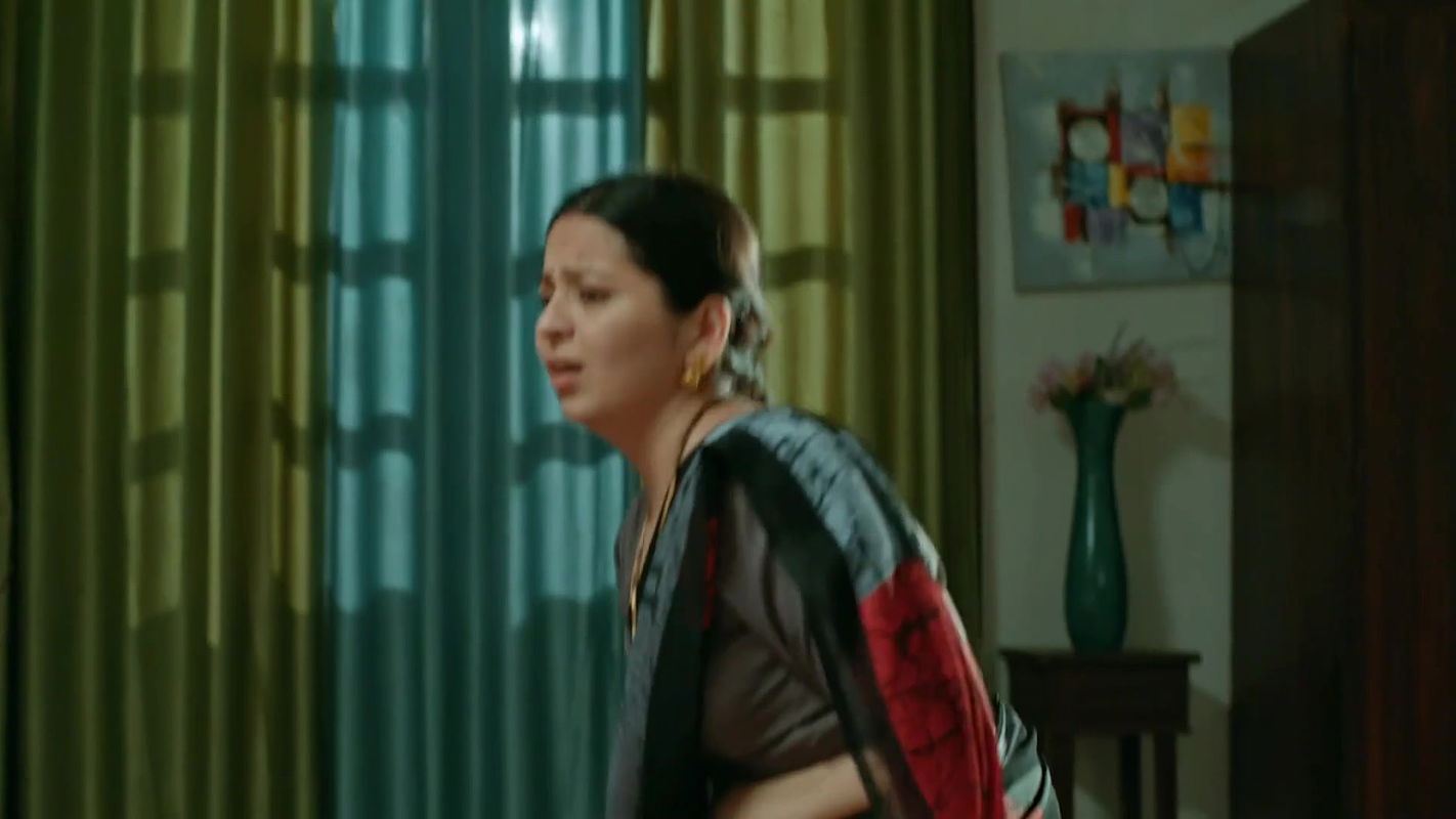 Hot sexy actress sexy scenes from crime patrol