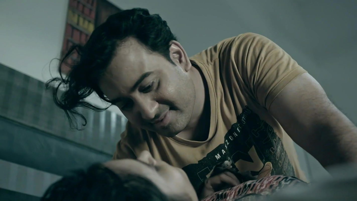 Hot sexy actress sexy scenes from crime patrol