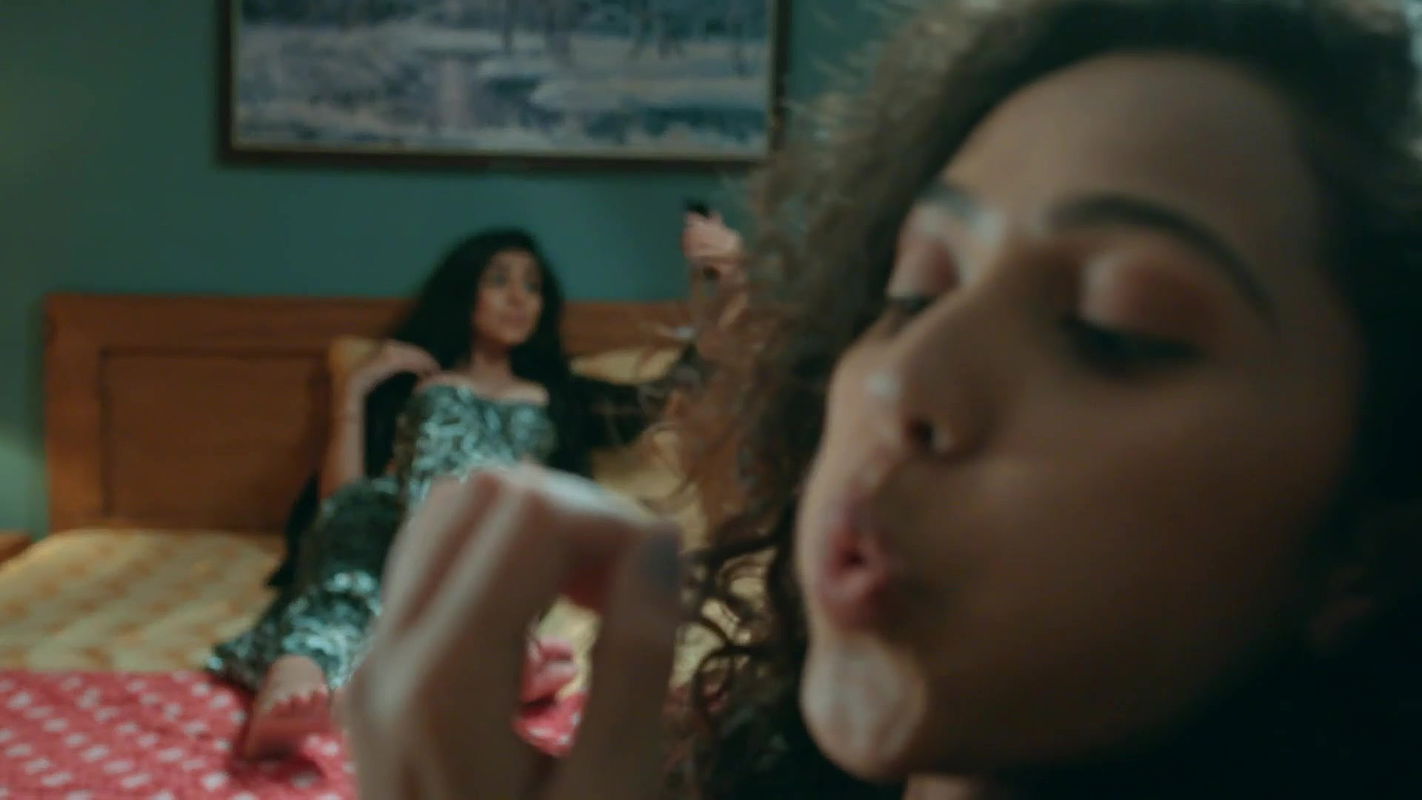 Hot sexy actress sexy scenes from crime patrol