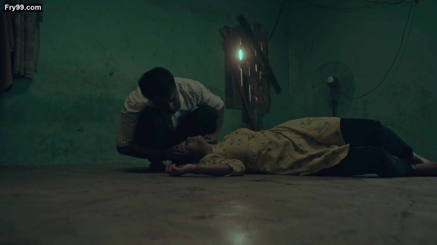 Hot Sexy girls navel,boob Scenes from crime patrol