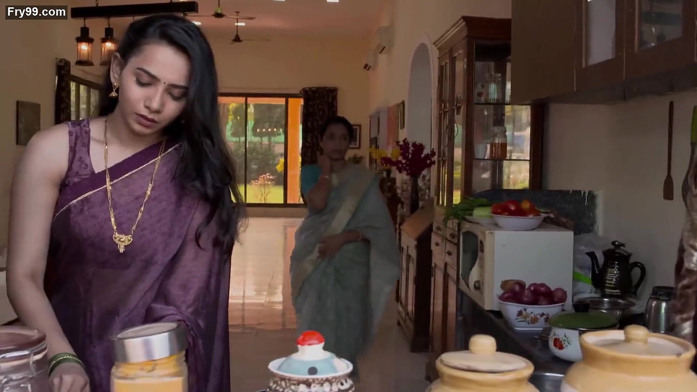 Hot sexy lady from crime patrol steamy scenes