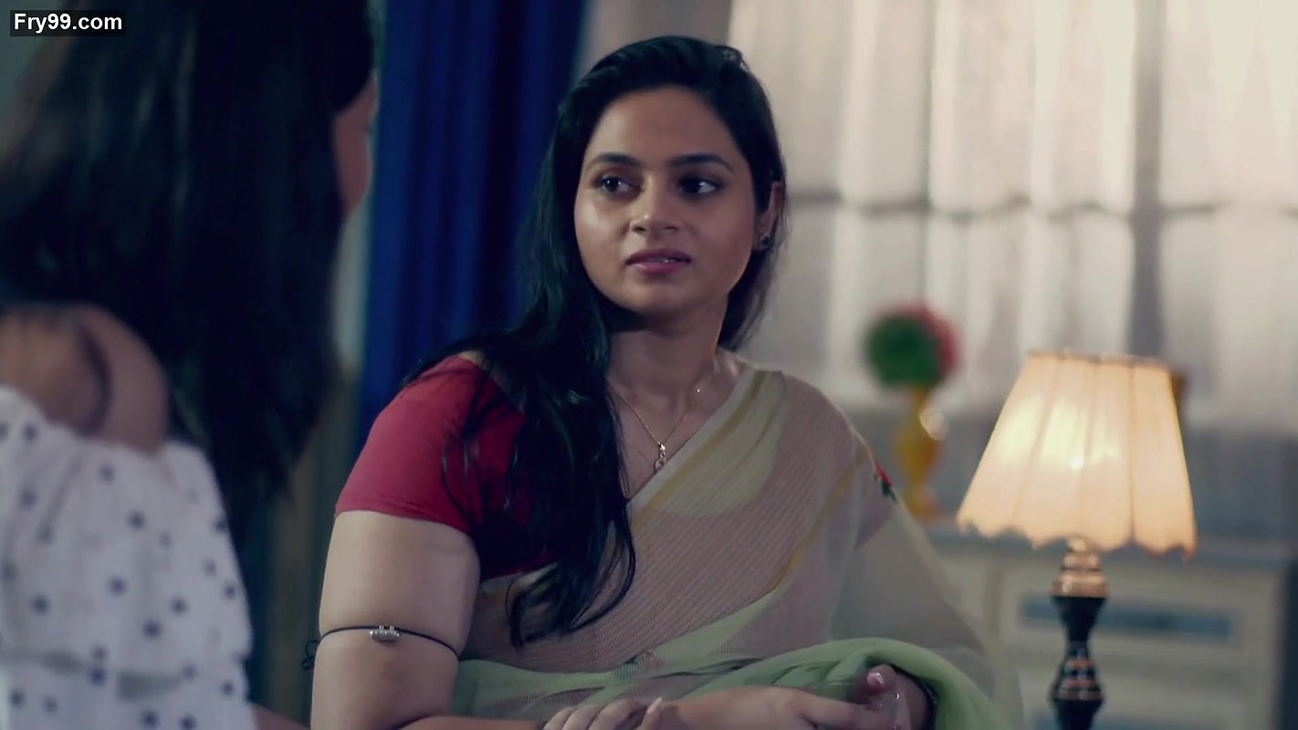 Sexy aunty from crime patrol