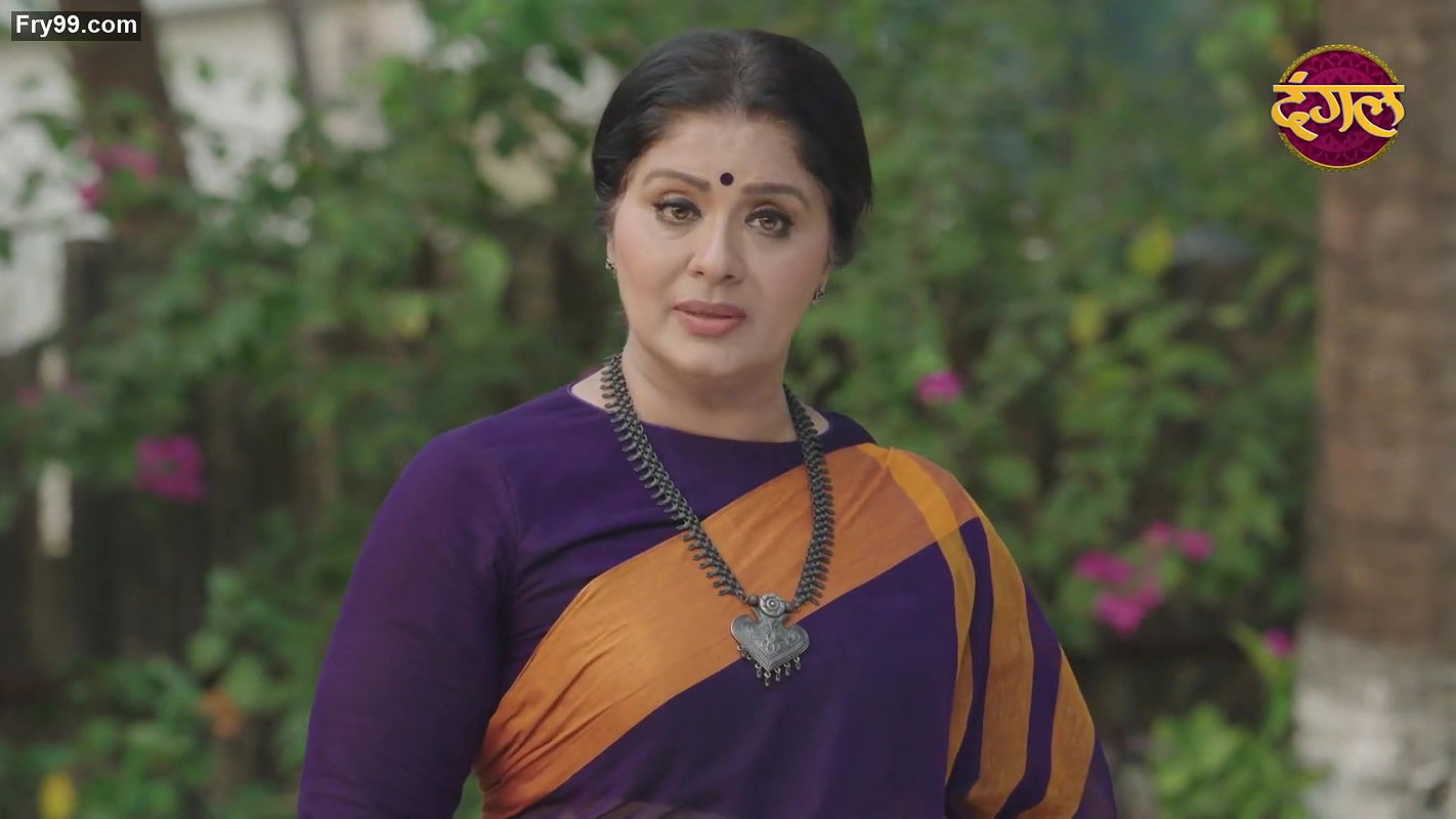 Sudha chandran and other aunty sexy navel from crime patrol