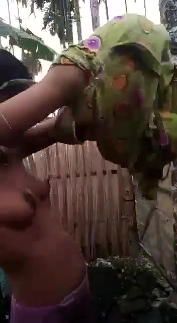 Village Girl Showing Pissing And Inserting Soap