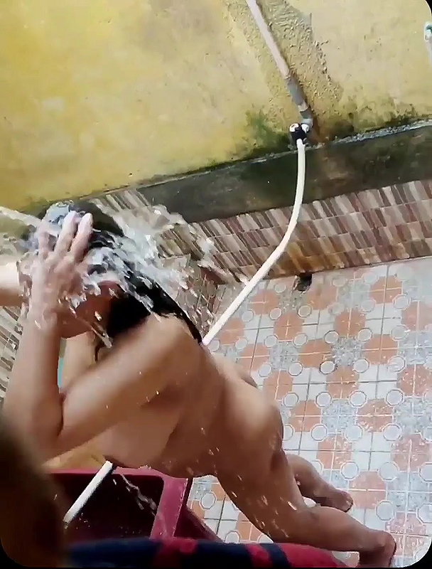 Nude bathing woman Huge Boobs and Ass capturedIncludes more clips 26