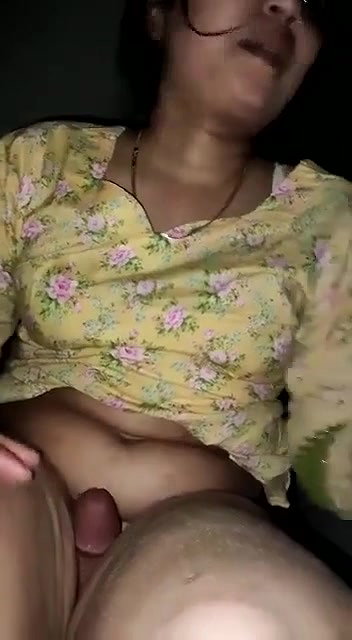 Desi Bhabi on Before Riding includes extended 22