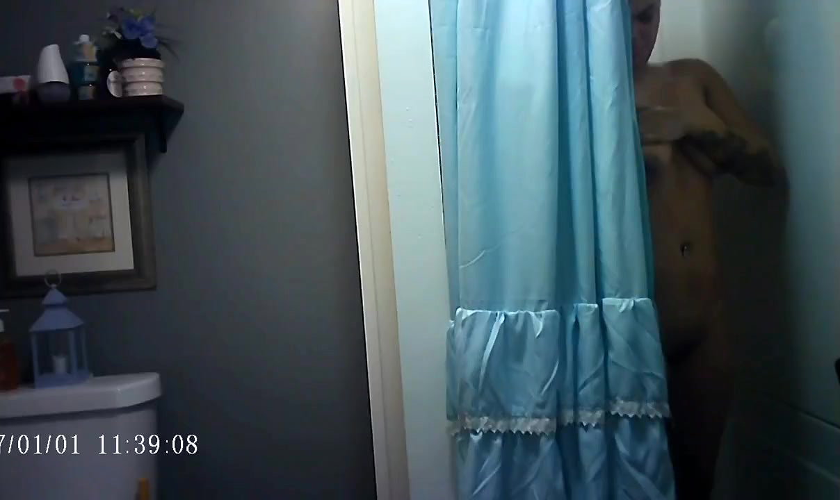 Beautiful Elder Sister Nude Captured In Bathroom 3 Videos 24