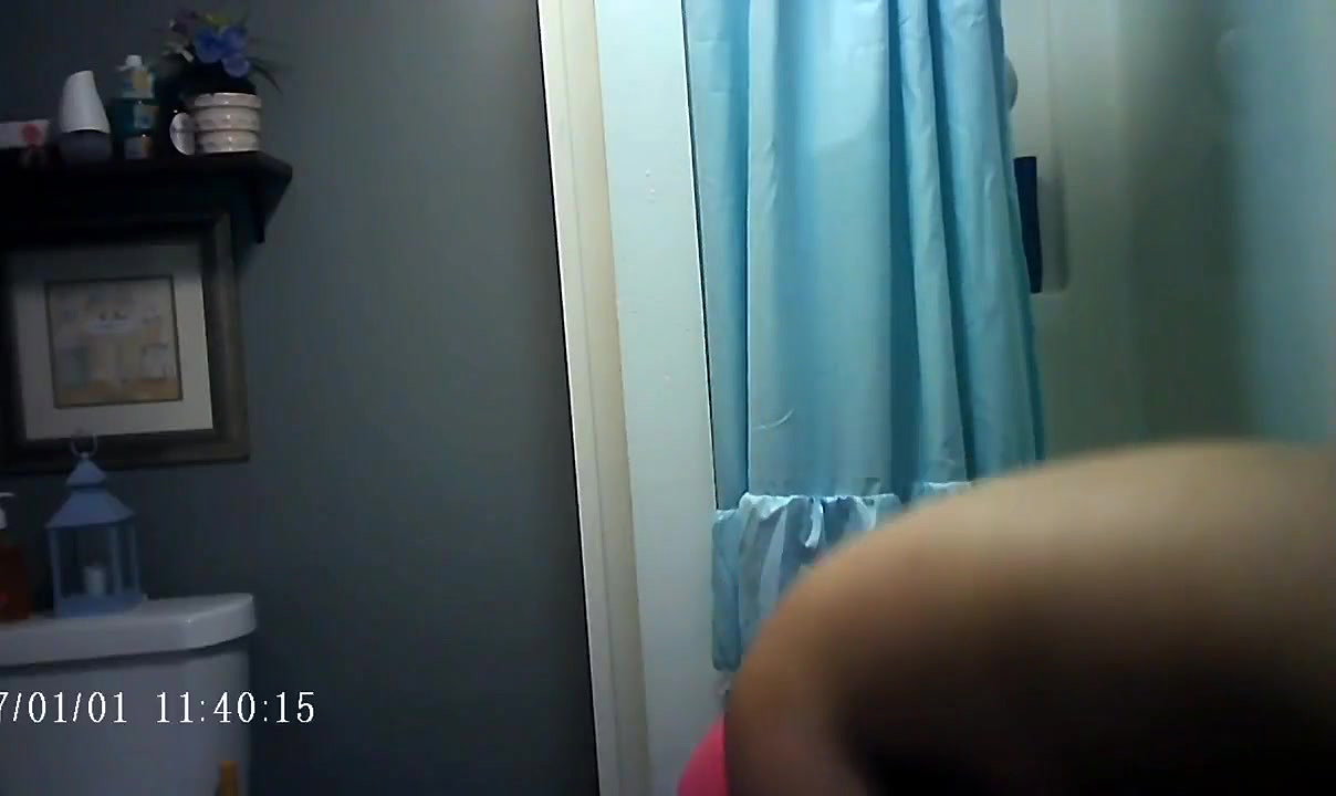 Beautiful Elder Sister Nude Captured In Bathroom 3 Videos 24