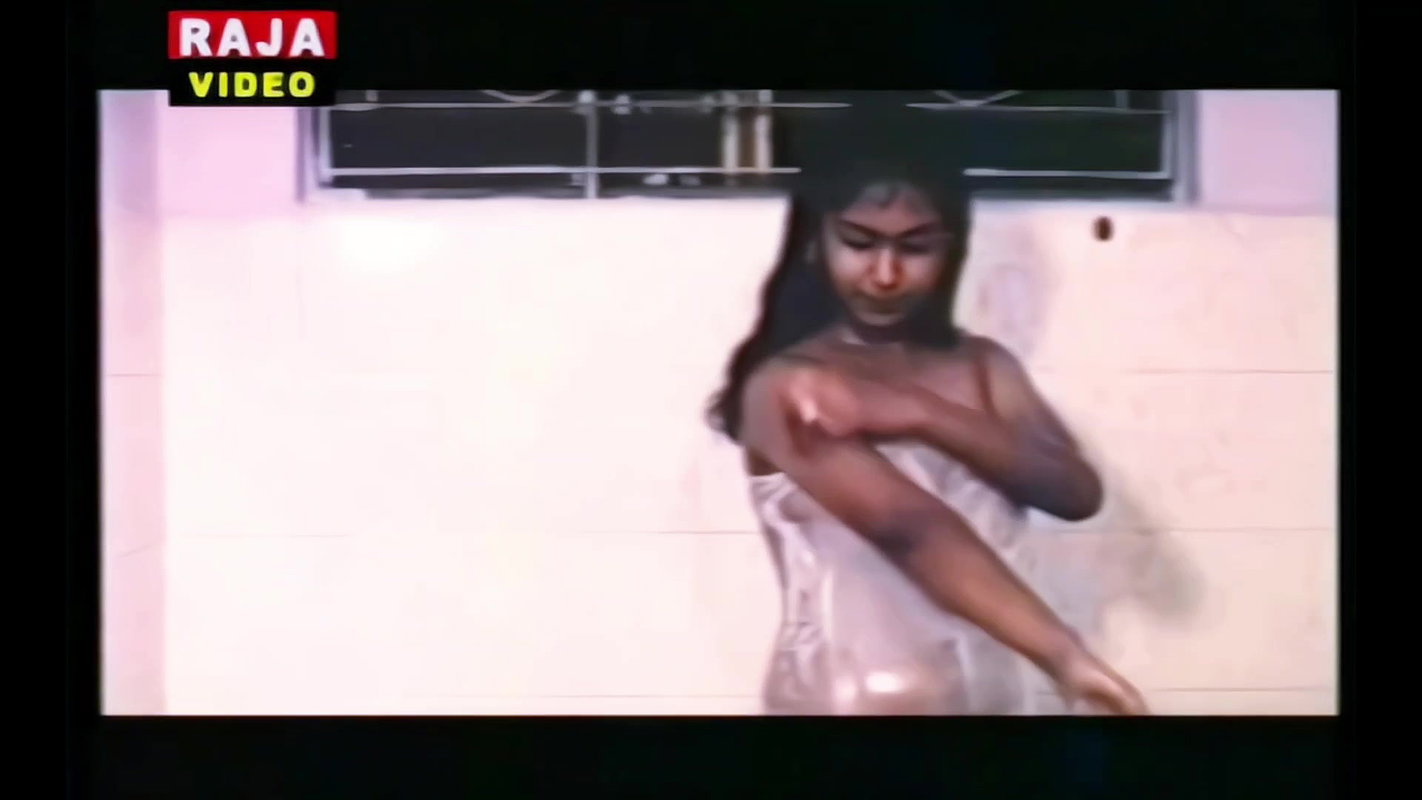 Unknown young mallu hot big Boobs show bath 1080P 22
