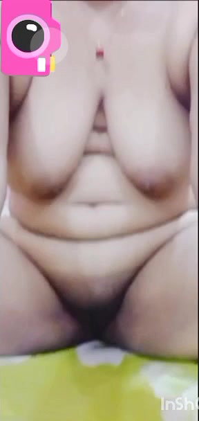 Hot Sexy Milf Showing Delicious Figure 22